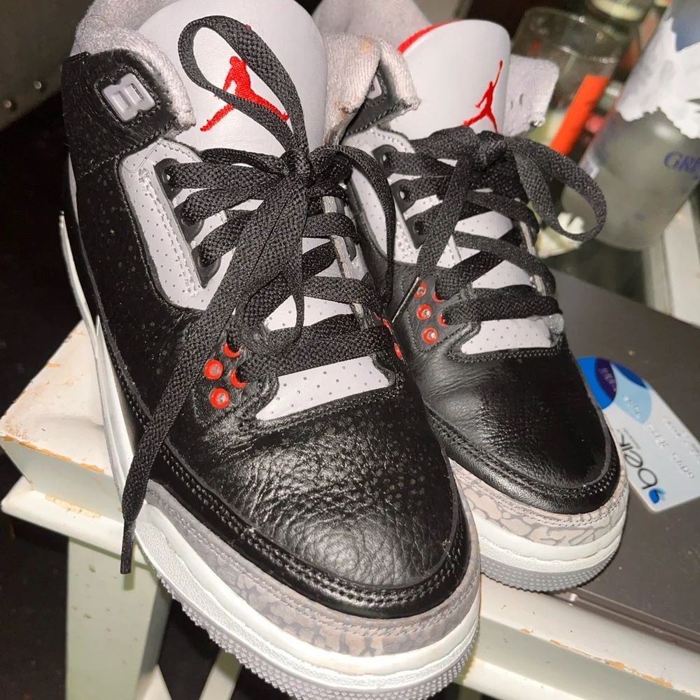 Jordan 3s - Picture 2 of 4